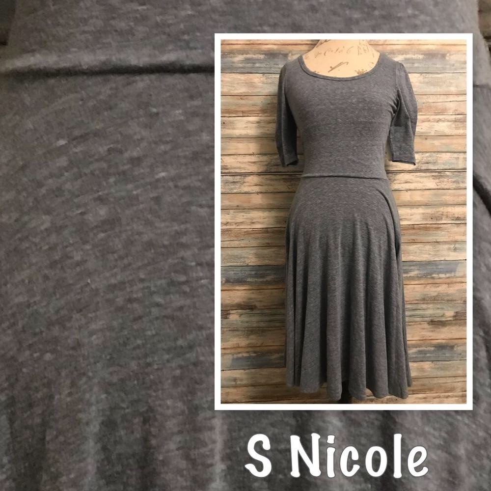 Small LulaRoe Nicole. NWT.